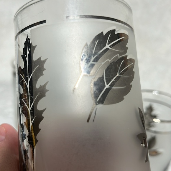 Set of 4 vintage Libbey frosted leaf tumblers 3 5.5 inches tall 1 4.5 inches - Picture 10 of 12